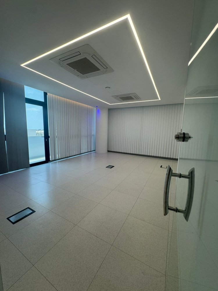 190m2 Local comercial en Omonoia, Limassol, Chipre No. 60933