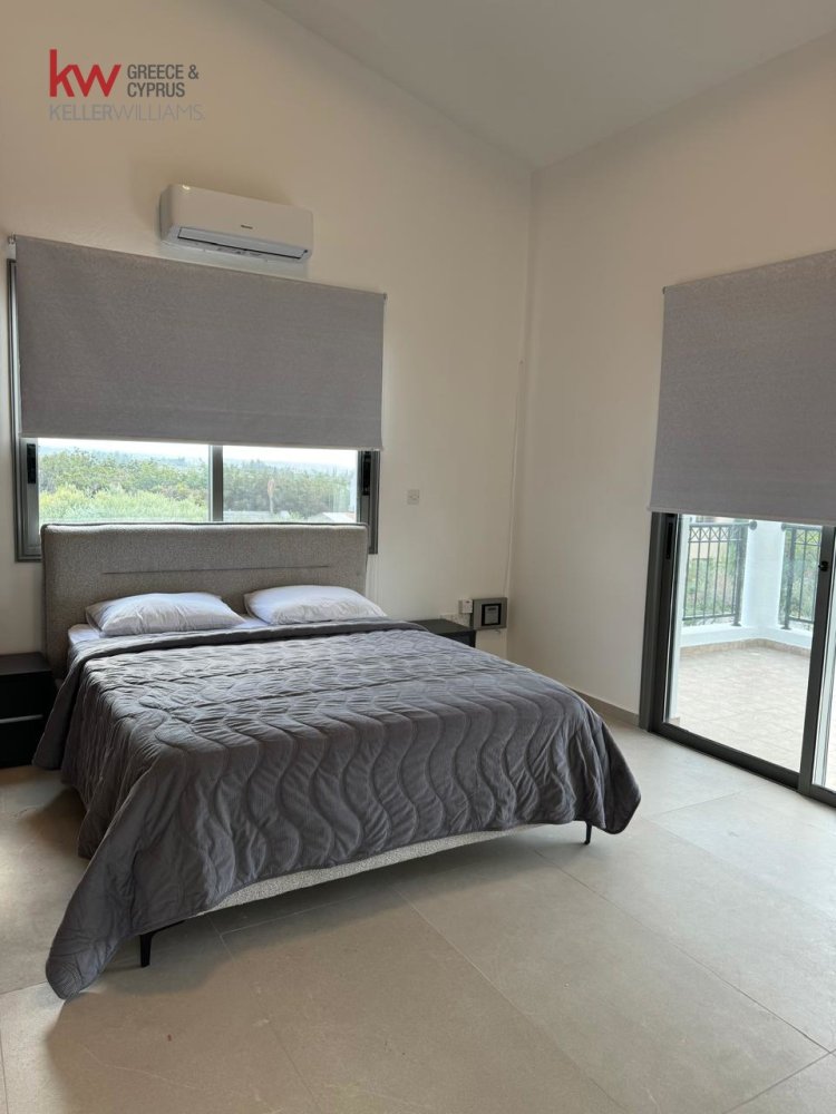 5 bedrooms Villa in Pegeia, Paphos, Cyprus No. 61174