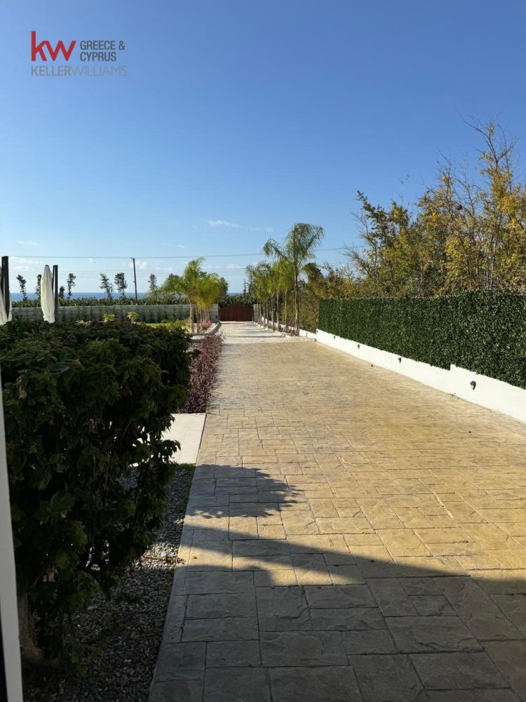 5 bedrooms Villa in Pegeia, Paphos, Cyprus No. 61174