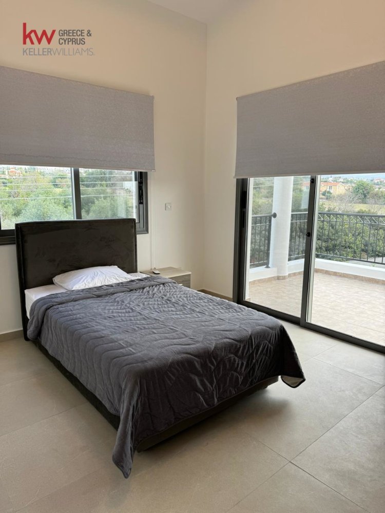 5 bedrooms Villa in Pegeia, Paphos, Cyprus No. 61174