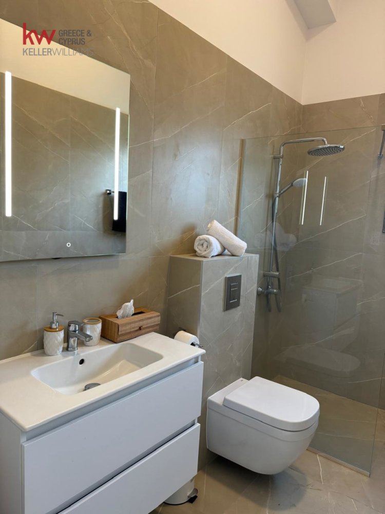 5 bedrooms Villa in Pegeia, Paphos, Cyprus No. 61174