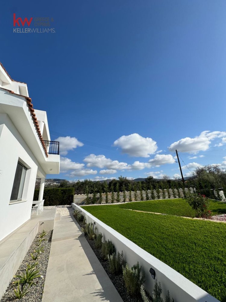 5 bedrooms Villa in Pegeia, Paphos, Cyprus No. 61174