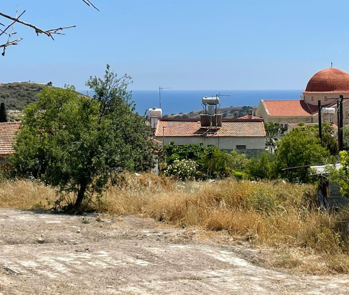 3825m2 Land in Agios Tychonas, Limassol, Cyprus No. 62219
