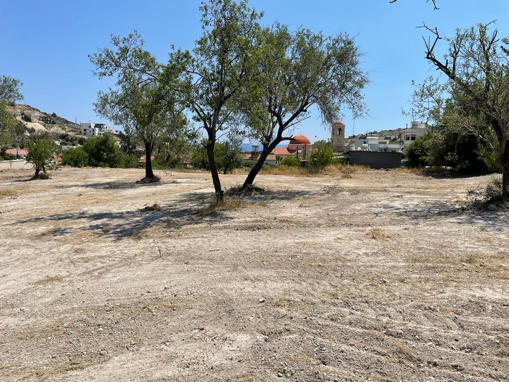 3825m2 Land in Agios Tychonas, Limassol, Cyprus No. 62219