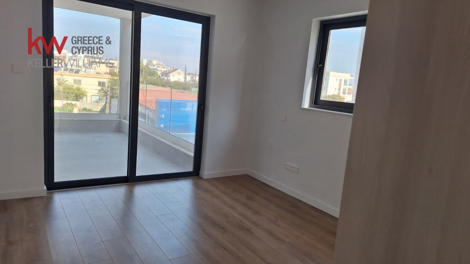 Квартира с 2 спальнями в Ларнака, Кипр № 40392