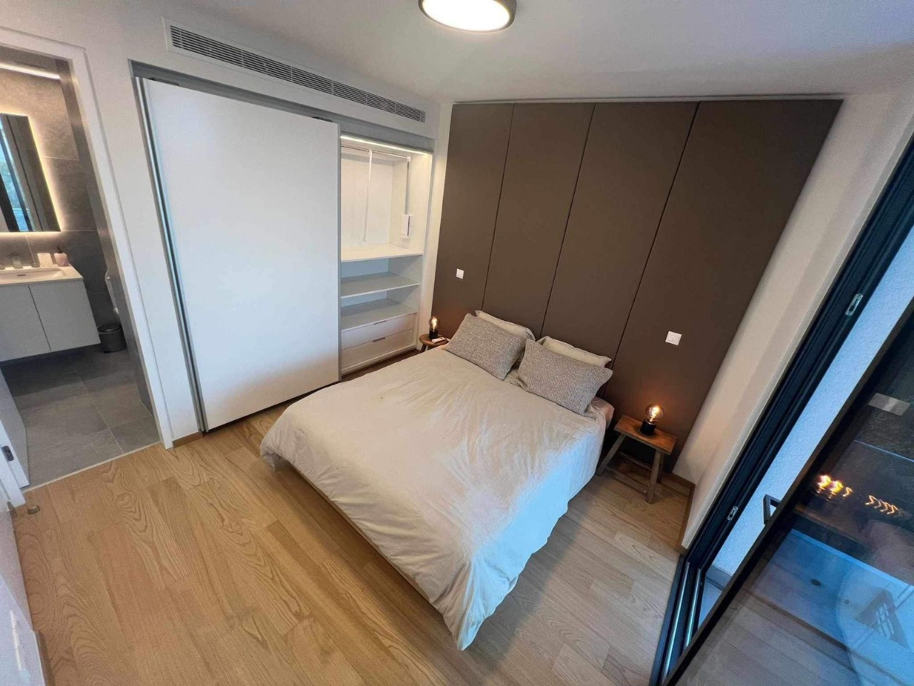 Квартира с 2 спальнями в Ларнака, Кипр № 61505
