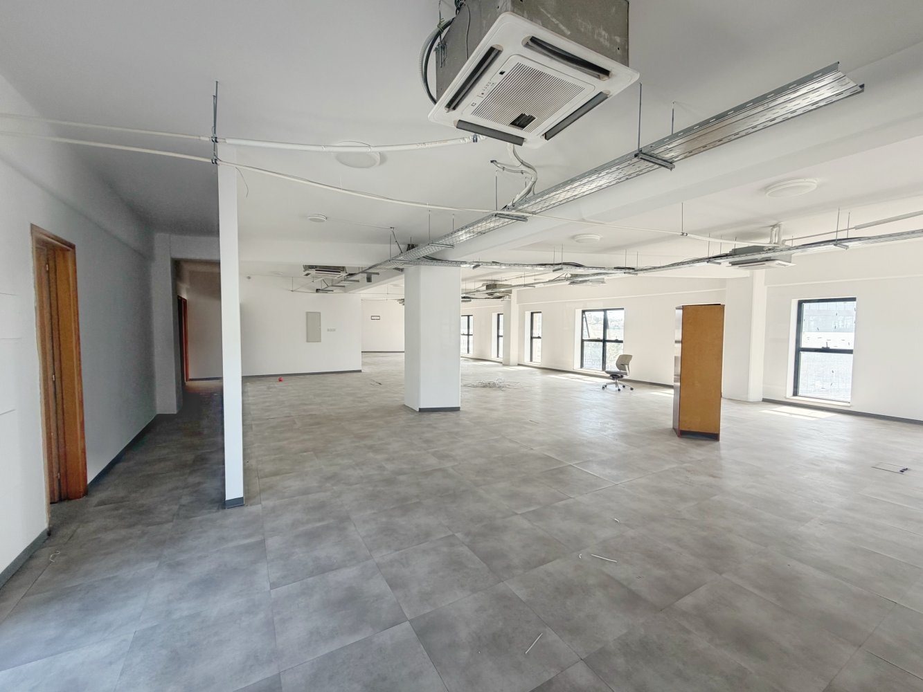300m2 Commercial property in Germasogeia, Limassol, Cyprus No. 62123