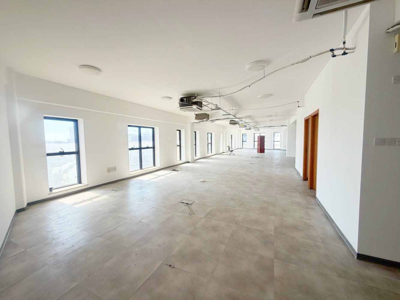 300m2 Commercial property in Germasogeia, Limassol, Cyprus No. 62123