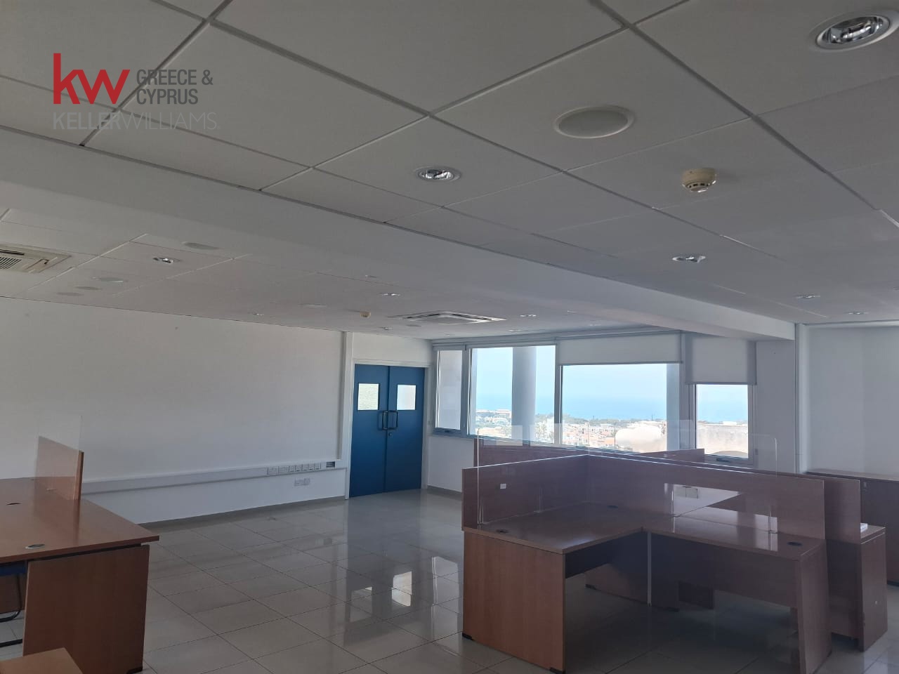 Офис 1250м2 в Пафос, Кипр № 61245
