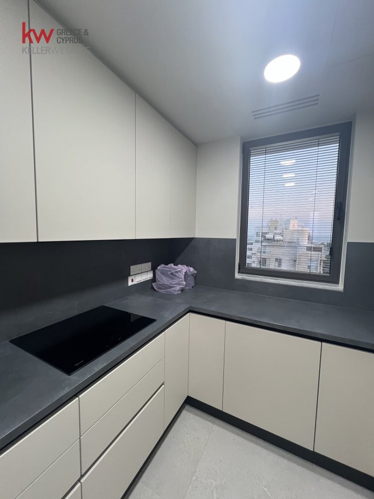Квартира с 3 спальнями в Ларнака, Кипр № 39967