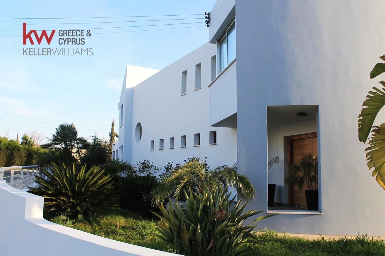5 bedrooms Villa in Paphos, Cyprus No. 60707