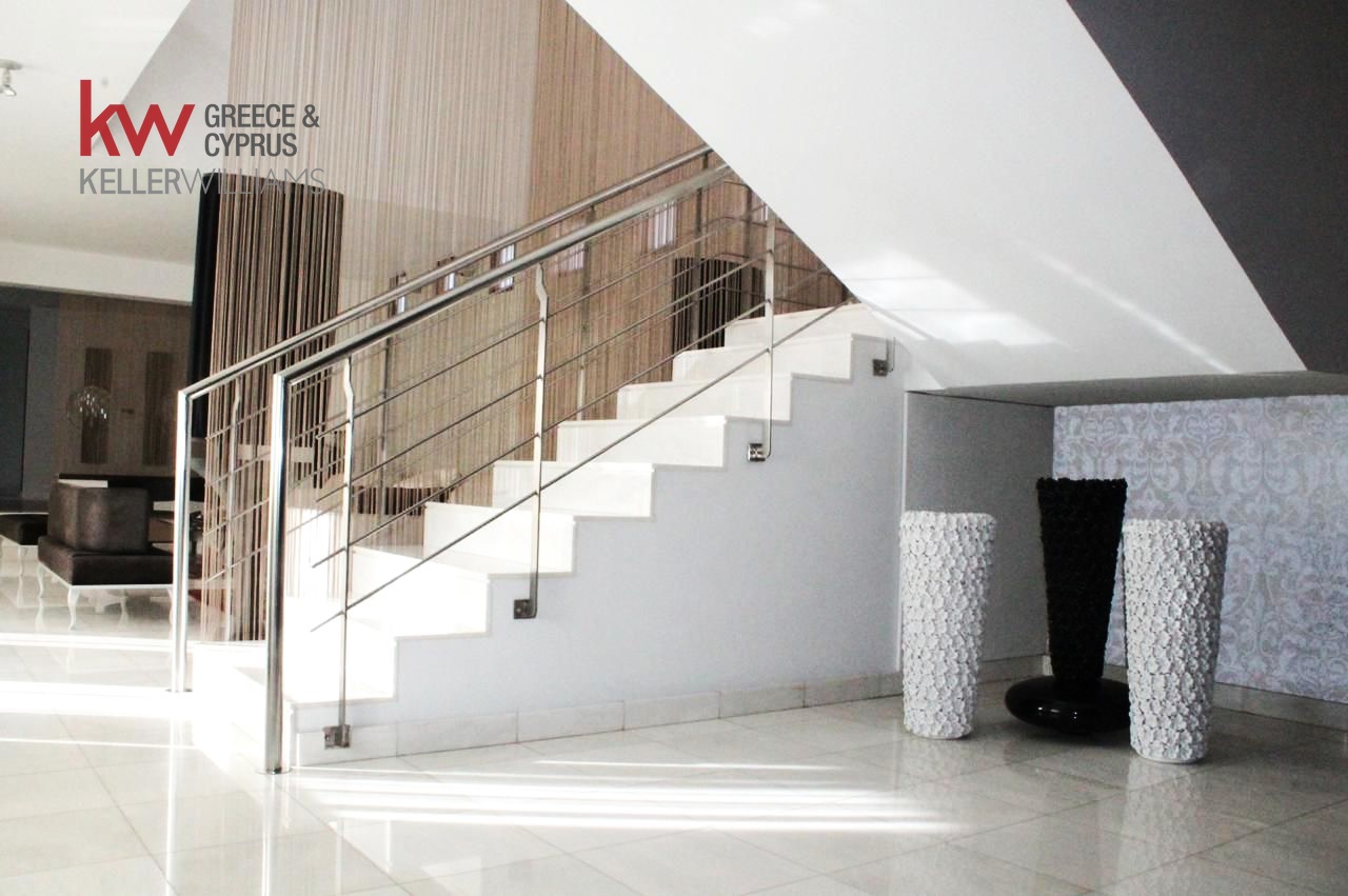 5 bedrooms Villa in Paphos, Cyprus No. 60707