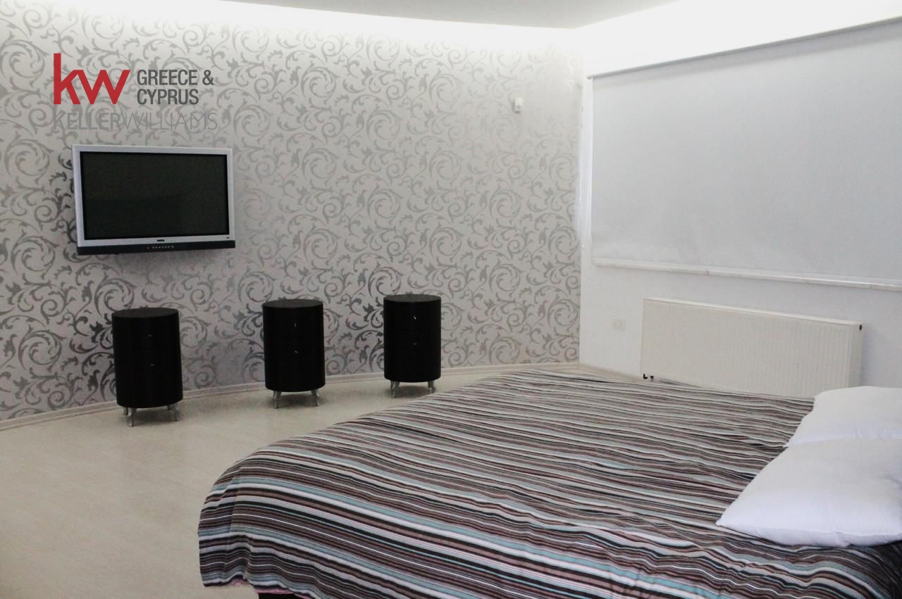 5 bedrooms Villa in Paphos, Cyprus No. 60707