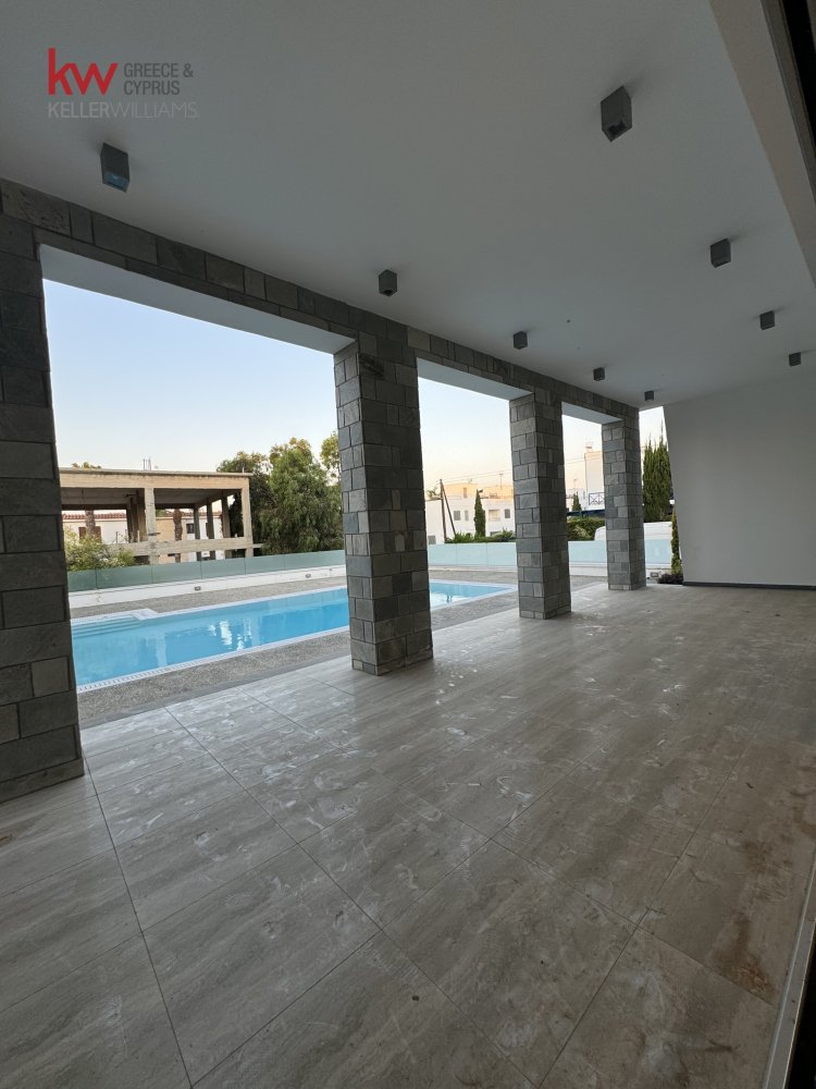 5 bedrooms Villa in Paralimni, Ammochostos, Cyprus No. 40629