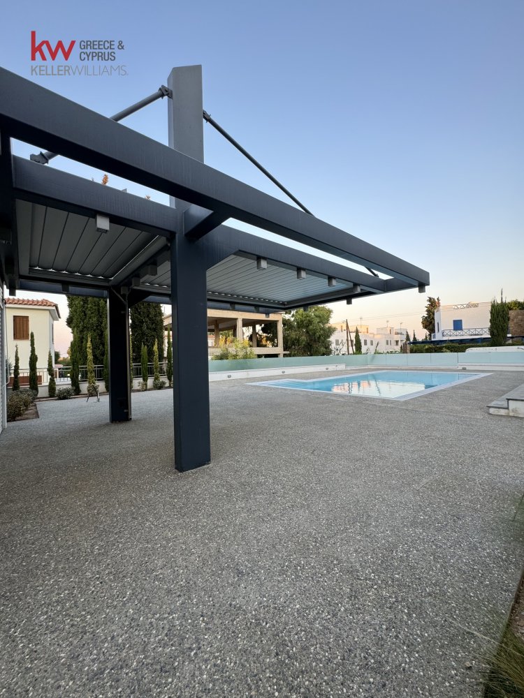 5 bedrooms Villa in Paralimni, Ammochostos, Cyprus No. 40629