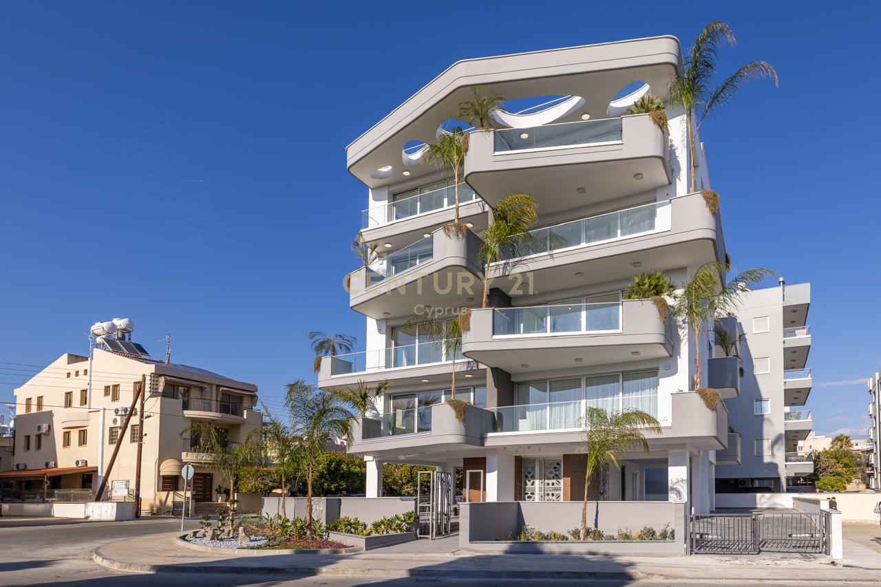 2 bedrooms Apartment in Limassol, Cyprus No. 35502