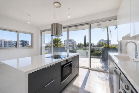 2 bedrooms Apartment in Limassol, Cyprus No. 35502