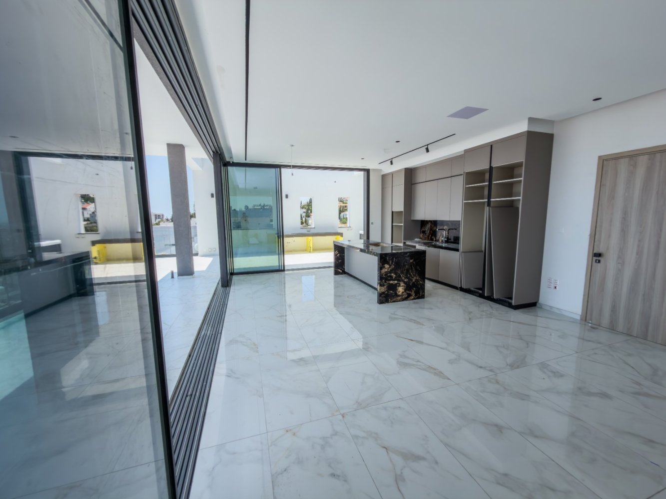 3 bedrooms Penthouse in Agios Athanasios, Limassol, Cyprus No. 61881