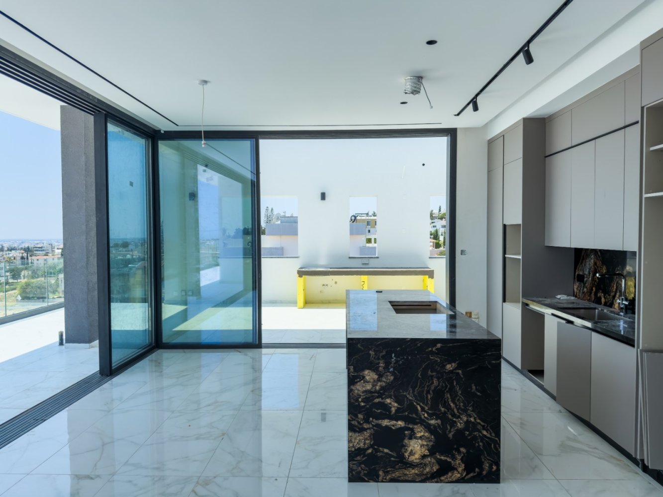 3 bedrooms Penthouse in Agios Athanasios, Limassol, Cyprus No. 61881