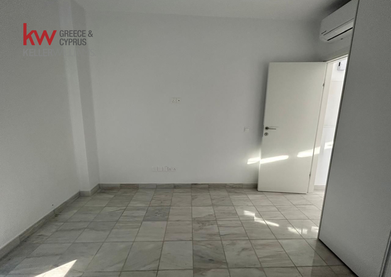 Квартира с 2 спальнями в Строволос, Никосия, Кипр № 40187