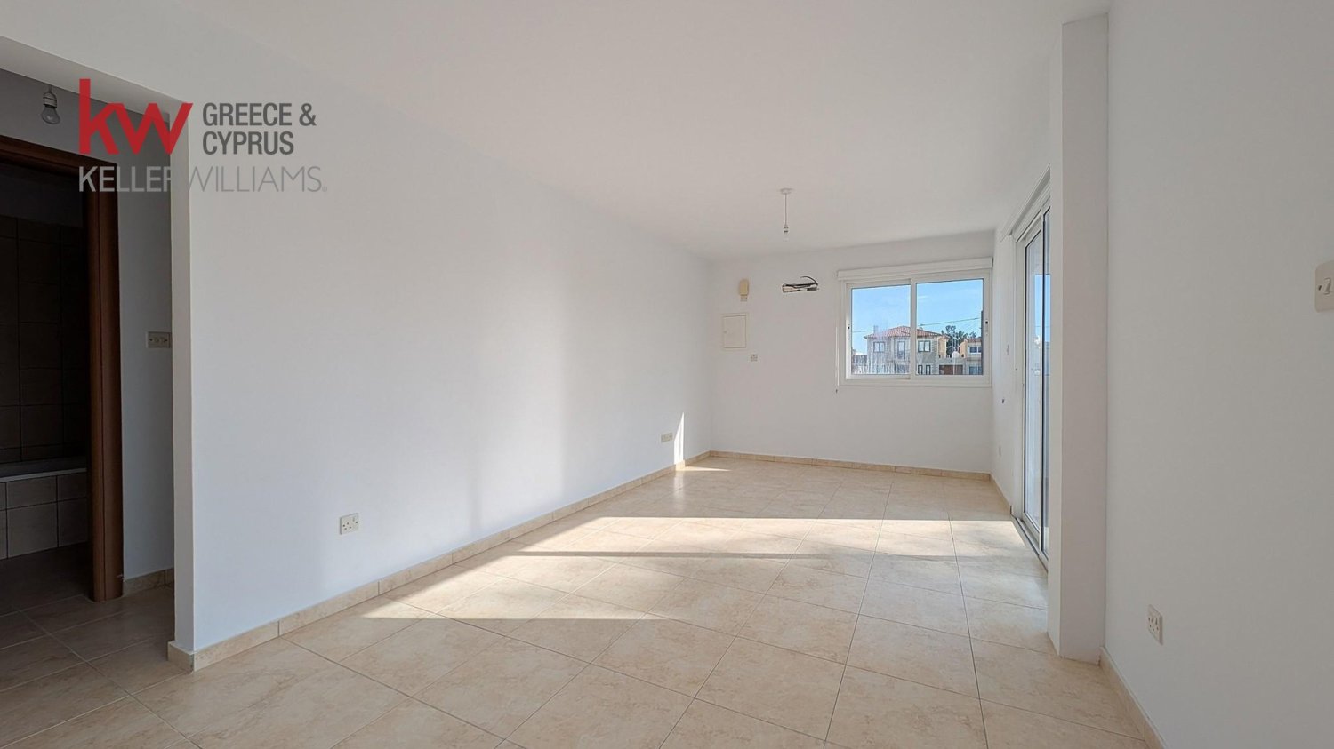 307m2 Building in Kiti, Larnaka, Cyprus No. 50664