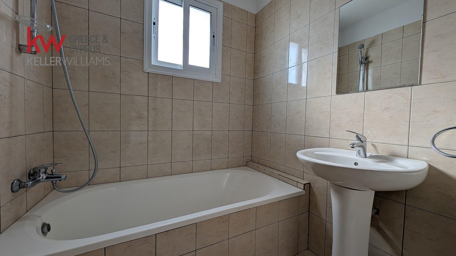 307m2 Building in Kiti, Larnaka, Cyprus No. 50664