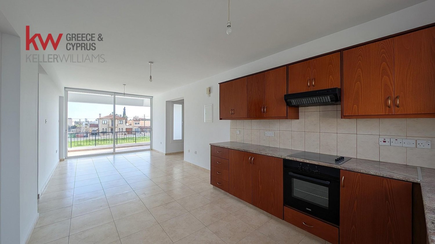 307m2 Building in Kiti, Larnaka, Cyprus No. 50664