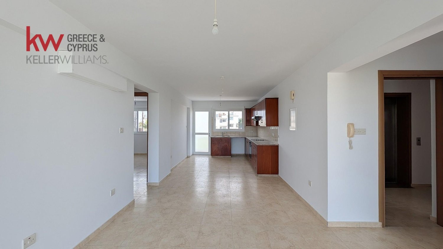 307m2 Building in Kiti, Larnaka, Cyprus No. 50664