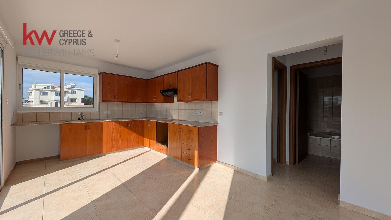307m2 Building in Kiti, Larnaka, Cyprus No. 50664