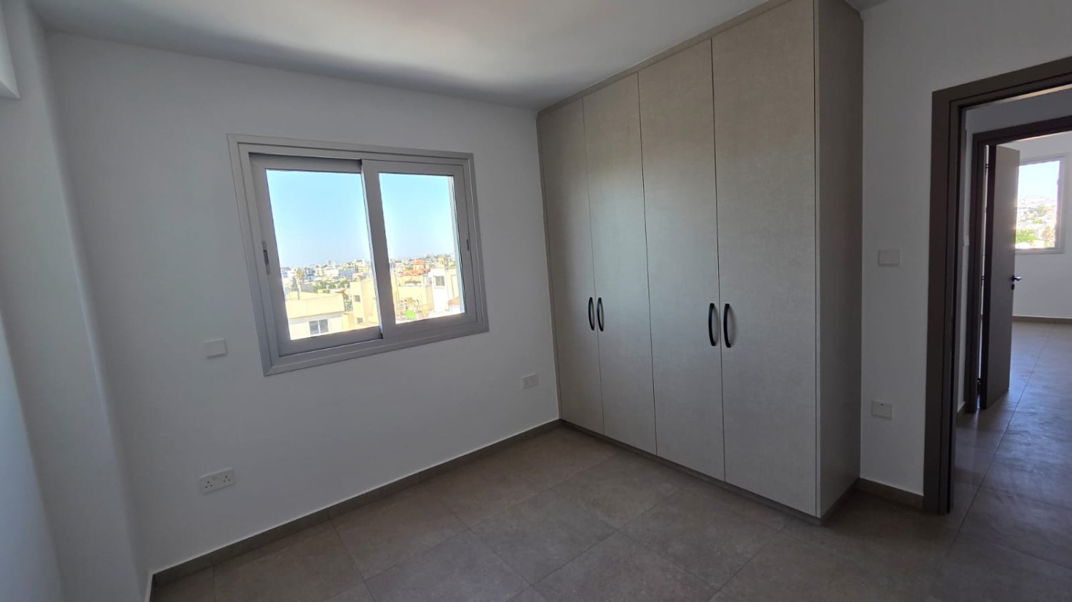 2 bedrooms Apartment in Larnaca, Larnaka, Cyprus No. 39857