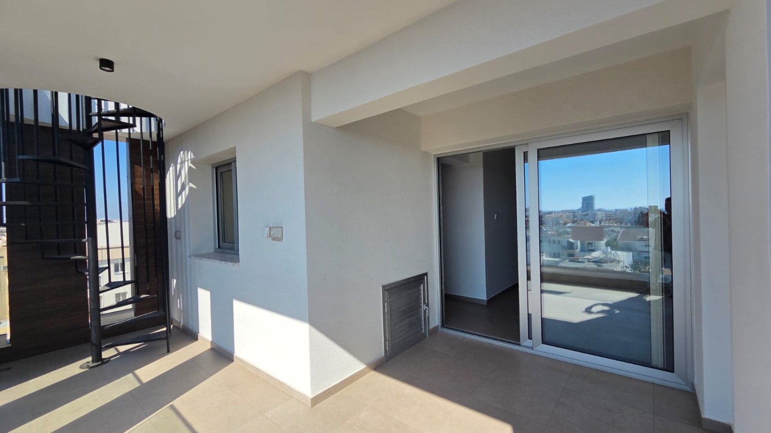 2 bedrooms Apartment in Larnaca, Larnaka, Cyprus No. 39857