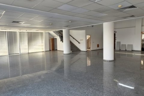Магазин 300м2 в Строволос, Никосия, Кипр № 50430
