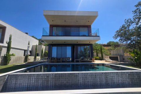 3 bedrooms Villa in Chloraka, Paphos, Cyprus No. 62145