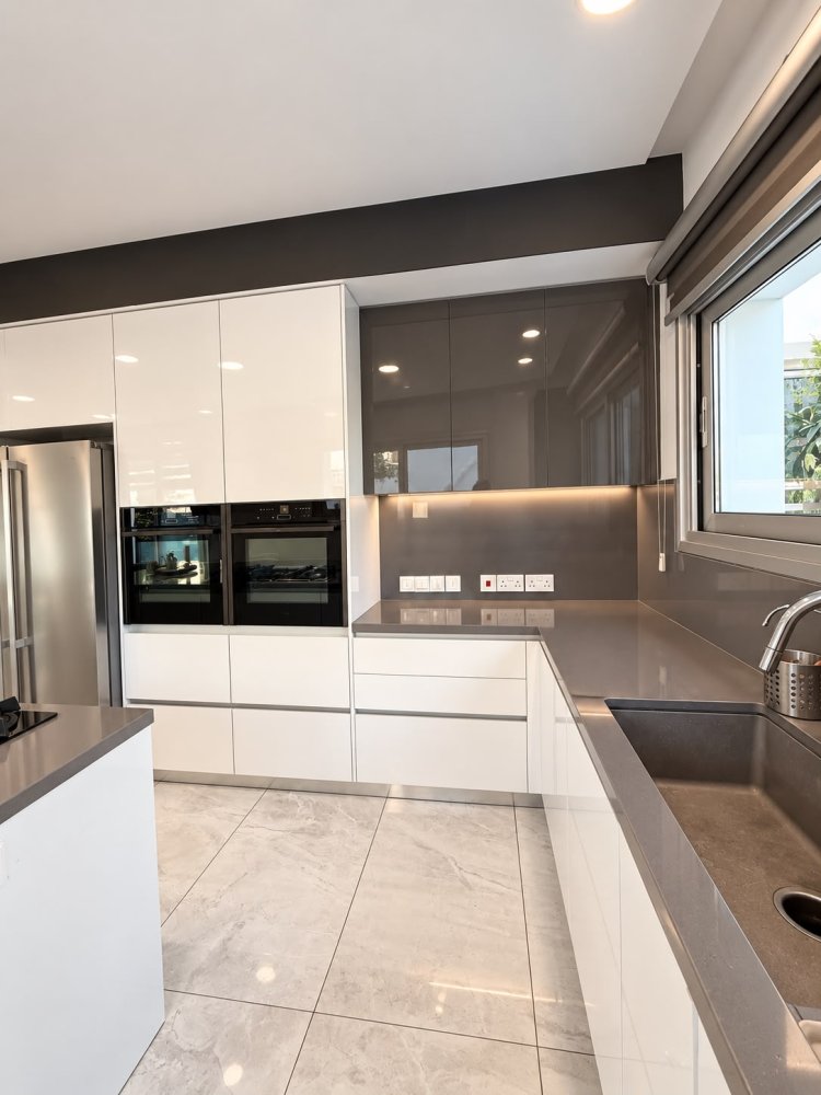 5 bedrooms Townhouse in Ypsonas, Limassol, Cyprus No. 62311