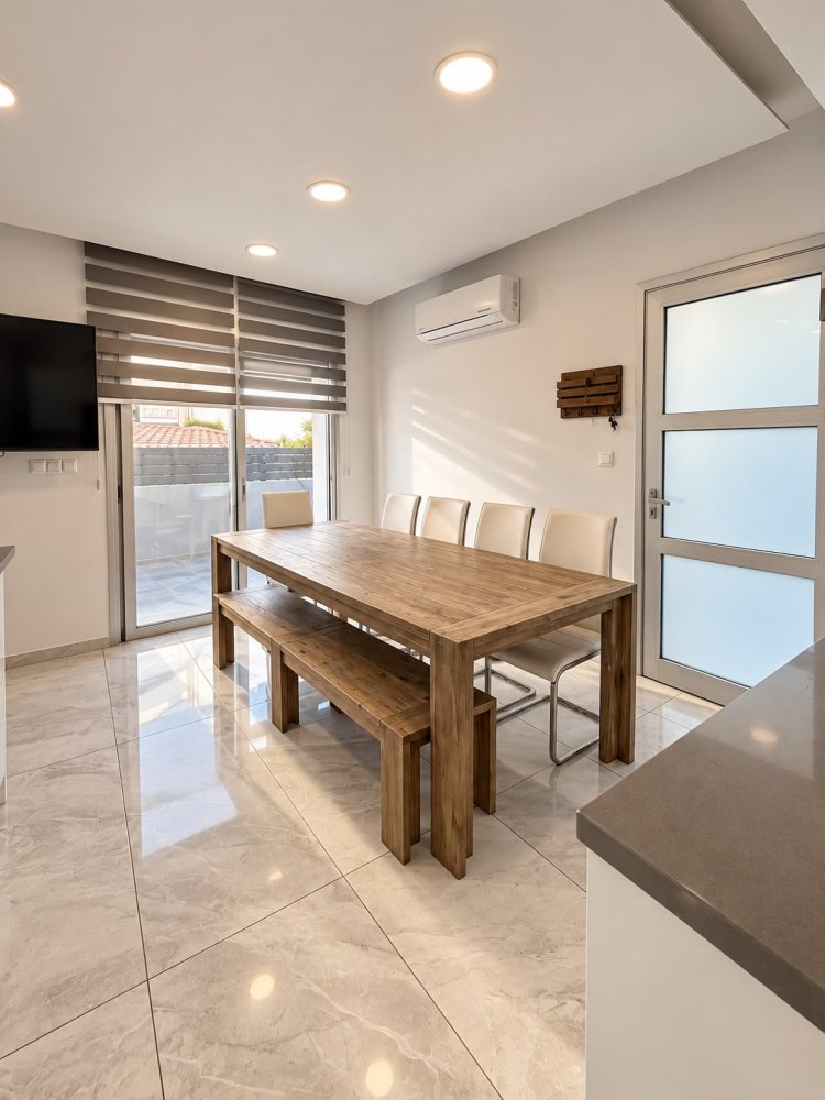 5 bedrooms Townhouse in Ypsonas, Limassol, Cyprus No. 62311