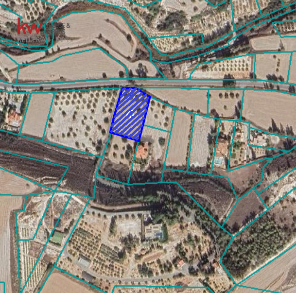 3503m2 Land in Aradippou, Larnaka, Cyprus No. 39886