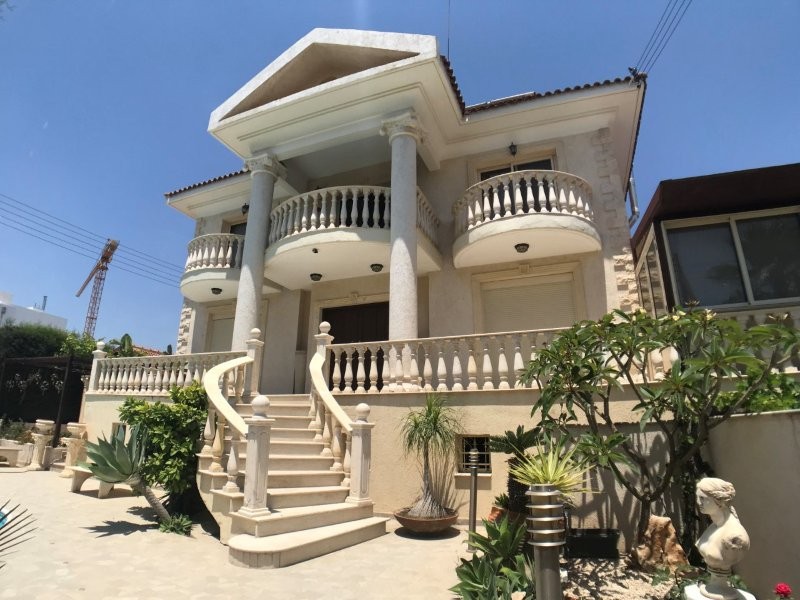 5 bedrooms Villa in Germasogeia, Limassol, Cyprus No. 62740