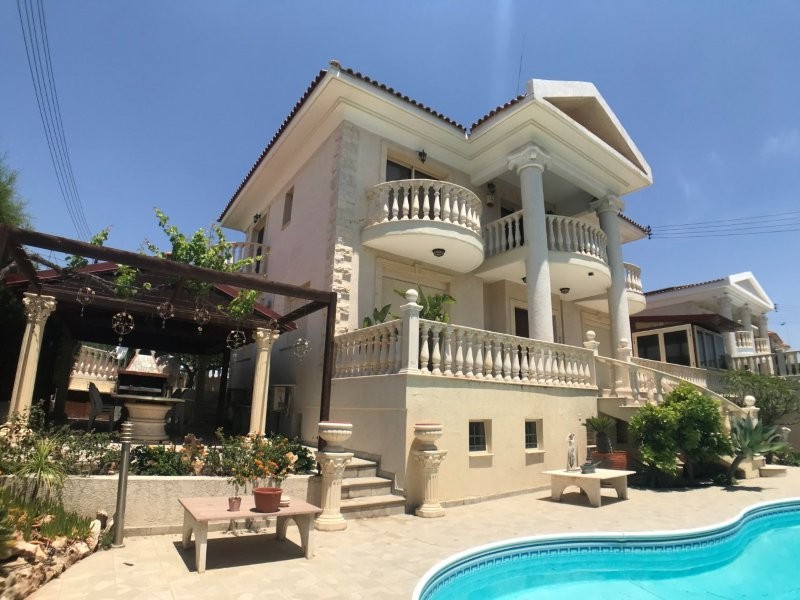 5 bedrooms Villa in Germasogeia, Limassol, Cyprus No. 62740