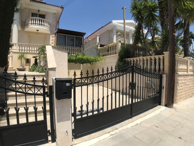 5 bedrooms Villa in Germasogeia, Limassol, Cyprus No. 62740