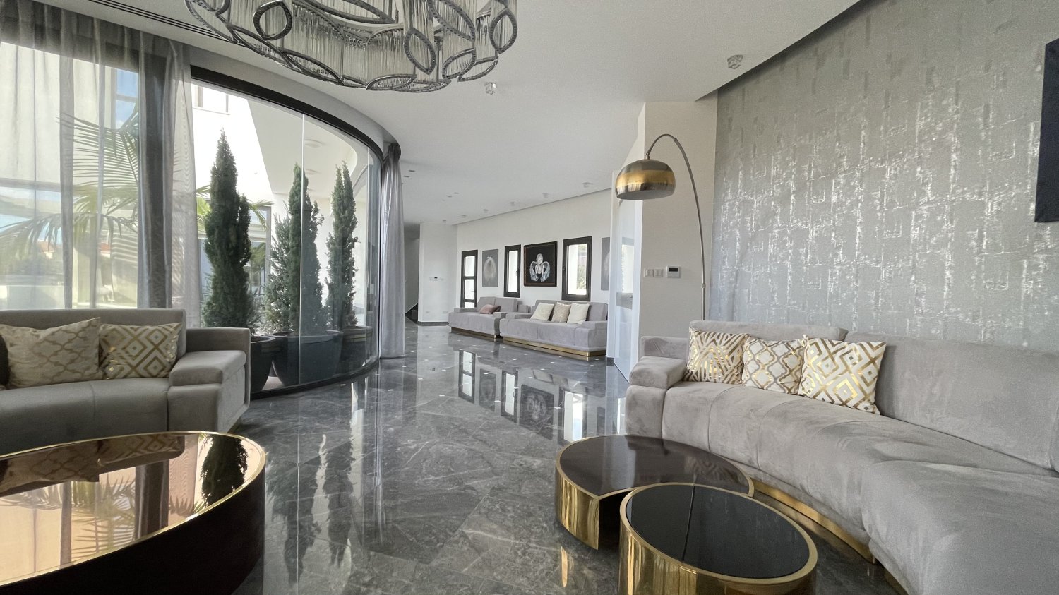 5 bedrooms Villa in Limassol, Cyprus No. 63926