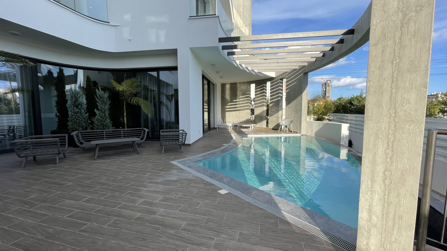 5 bedrooms Villa in Limassol, Cyprus No. 63926