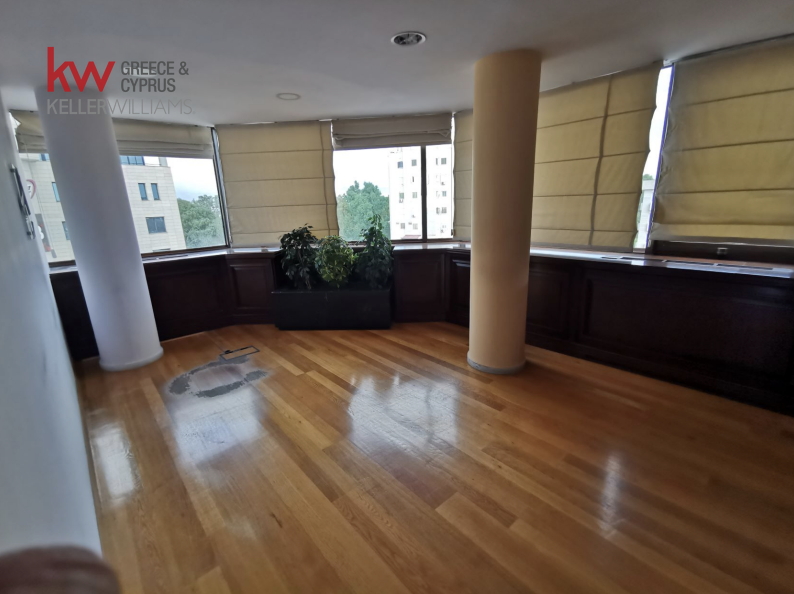 1580m2 Bureau à Strovolos, Nicosia, Chypre No. 51454