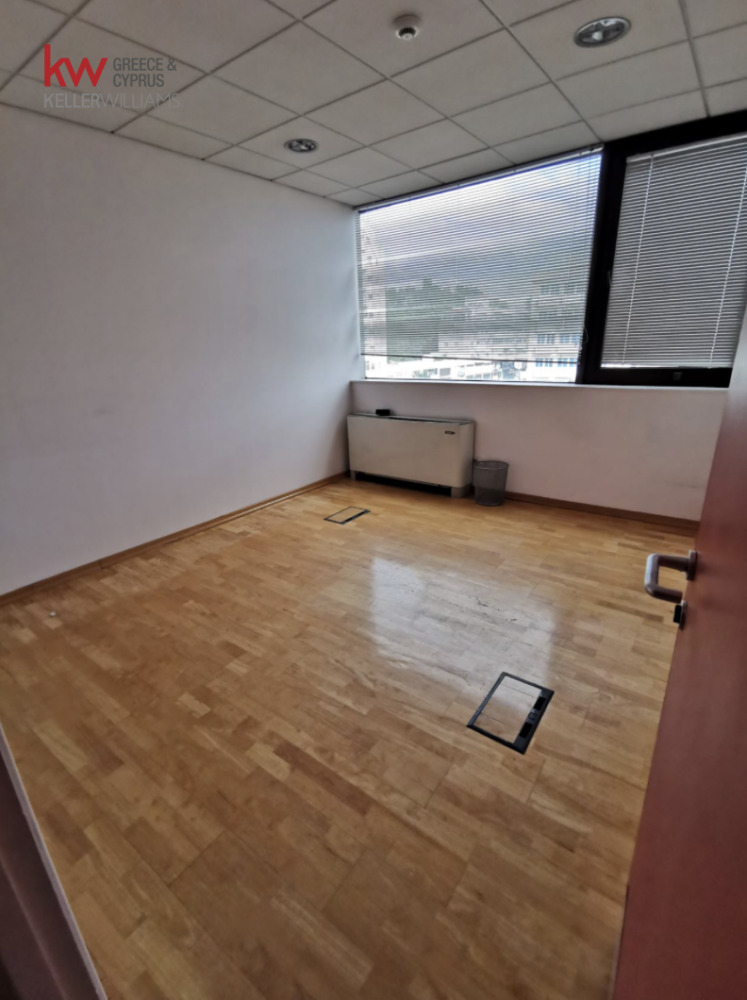 1580m2 Bureau à Strovolos, Nicosia, Chypre No. 51454