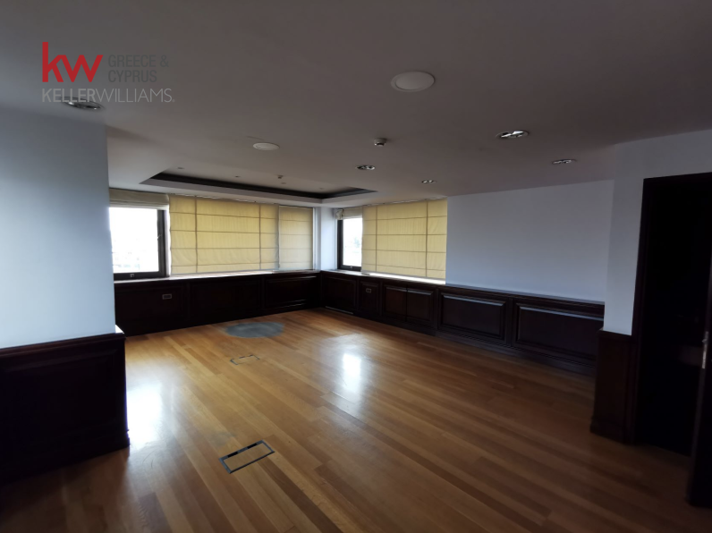 1580m2 Bureau à Strovolos, Nicosia, Chypre No. 51454