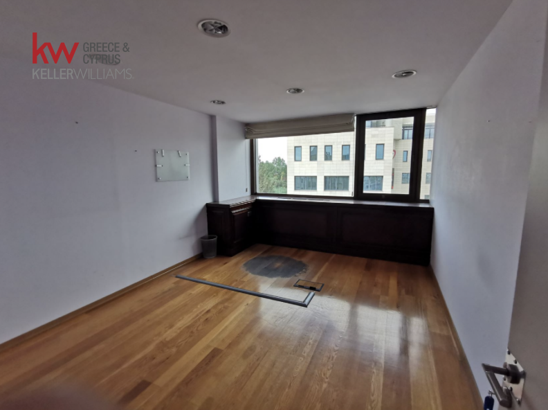 1580m2 Bureau à Strovolos, Nicosia, Chypre No. 51454