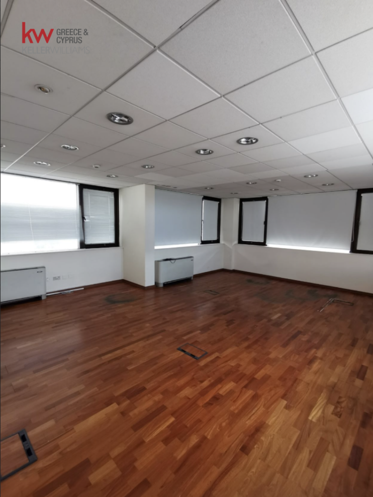 1580m2 Bureau à Strovolos, Nicosia, Chypre No. 51454