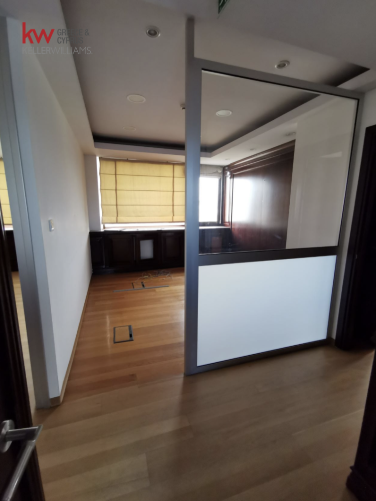 1580m2 Bureau à Strovolos, Nicosia, Chypre No. 51454