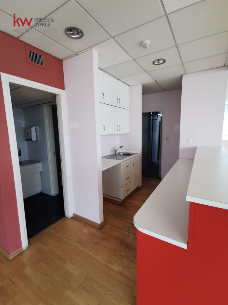 1580m2 Bureau à Strovolos, Nicosia, Chypre No. 51454