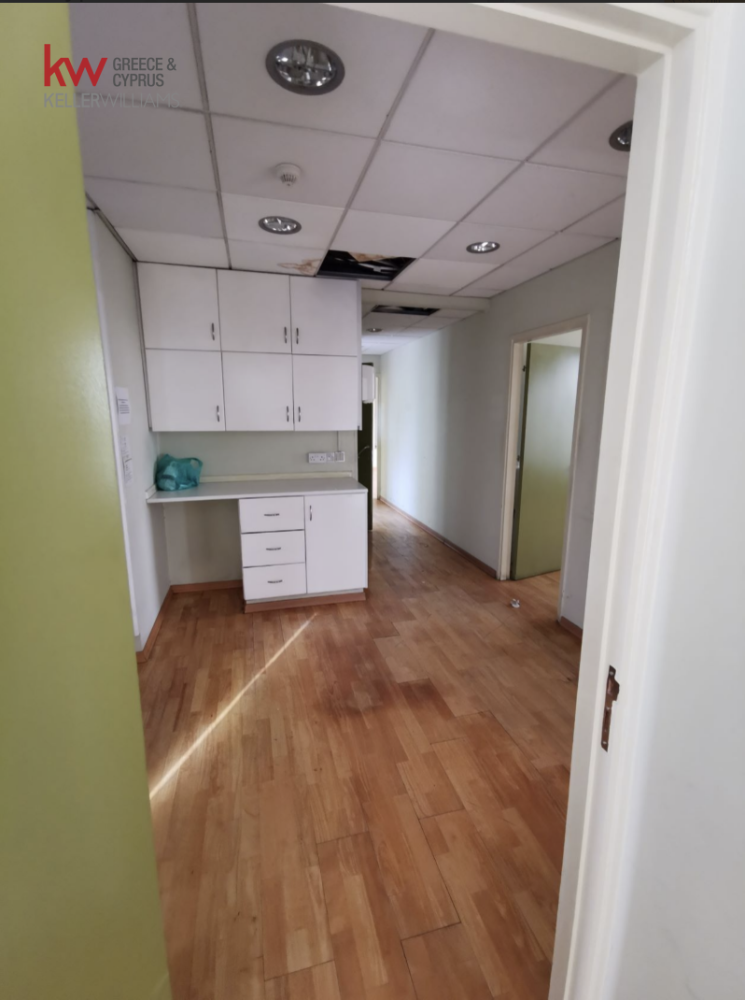 1580m2 Bureau à Strovolos, Nicosia, Chypre No. 51454