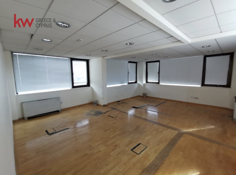 1580m2 Bureau à Strovolos, Nicosia, Chypre No. 51454
